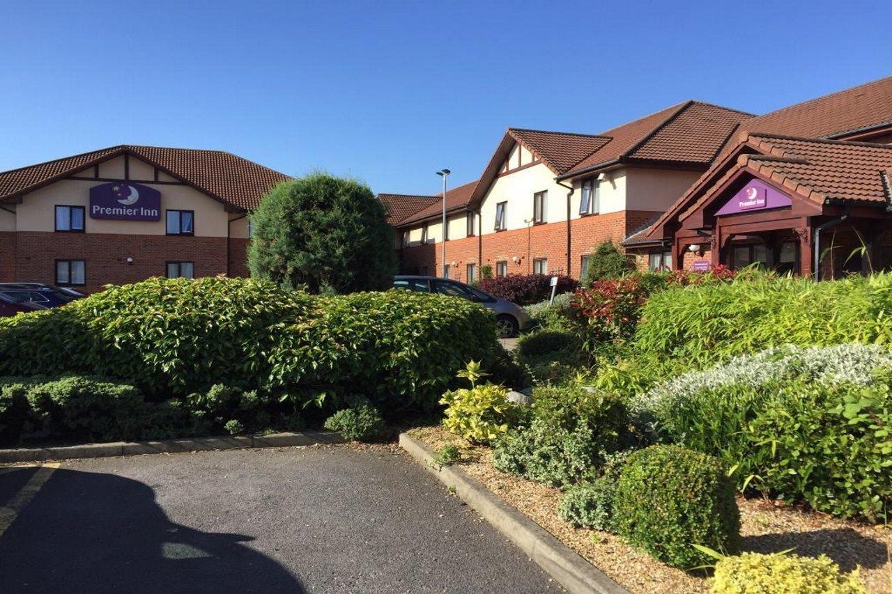 Premier Inn Newcastle - Gosforth/Cramlington Ngoại thất bức ảnh
